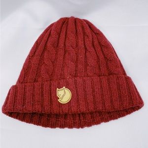 FJÄLLRÄVEN Unisex Byron Burgundy Beanie Winter Cozy Hat OS